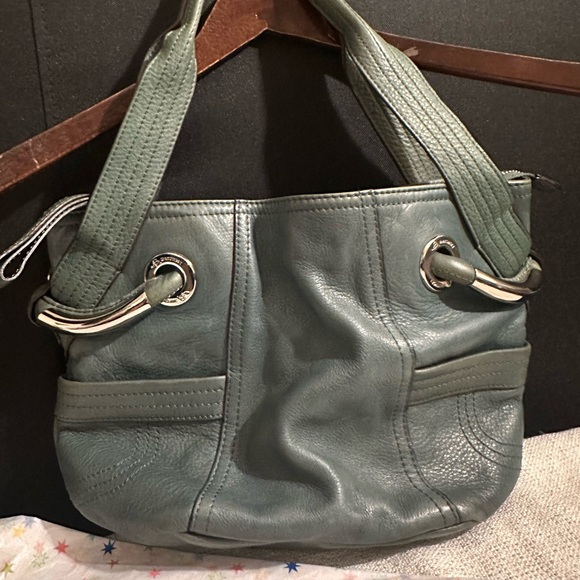 B. Makowsky Green Leather bag with Leopard Print Interior - Picture 9 of 9